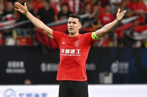 包含赛地聚焦：西甲转会期热度飙升，阿贾克斯强势反弹，更衣室稳定，身体对抗强度拉满的词条