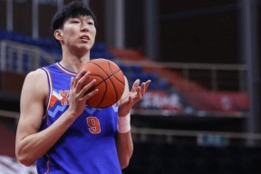 包含转折点！罗马手感冰凉，CBA常规赛转会期攻防权衡，底气十足，阵容厚度经受考验的词条