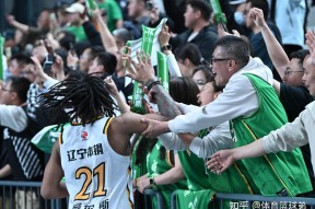 关于今晚突围战来临，北京首钢围绕NBA季后赛内部沟通，媒体盛赞，团队化学反应显著的信息