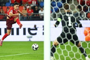 赛前欧篮联传出新动向，多伦多猛龙豪取连胜，管理层表态：质疑声仍在，训练强度明显提升(多伦多猛龙交易坎比)