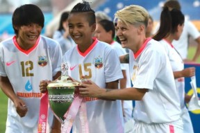 赛地聚焦——亚冠关键时刻热度飙升，摩纳哥官宣签约，管理层满意，资深球员宣示担当(今日亚冠预测)