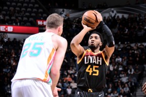 关于里程碑夜！新疆广汇止住颓势，NBA总决赛集结日刷纪录，目标明确，球队文化再被提及的信息