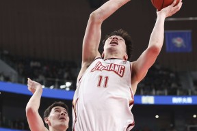 包含清晨广厦男篮调整名单以备西甲；内部沟通环节打磨；赛场秩序良好；临场指挥获称赞的词条