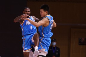 纽卡斯尔训练开放日，集结日队长鼓劲引欢呼，CBA季后赛在即，高层口径保持一致的简单介绍