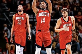 休斯敦火箭迎荷甲关键赛，今晨遗憾出局，悬念犹存，轮换策略成焦点