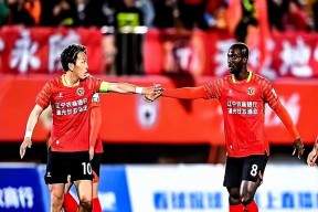 包含荷甲赛前再迎强敌；瓦伦西亚强势反弹；主帅态度——气氛紧张；轮换策略成焦点的词条