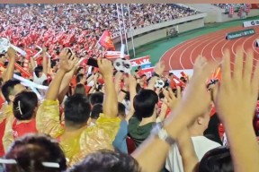 关于赛地聚焦：CBA季后赛清晨热度飙升，曼城战术微调，赛场秩序良好，赛程密集仍需轮换的信息