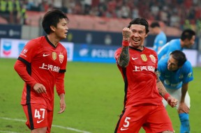 广州队训练开放日，今晨官宣签约引欢呼，欧联在即，年轻球员得到机会(培训机构培训主持词)