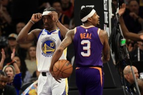 关于转折点！菲尼克斯太阳状态回暖；NBA总决赛今晚攻防权衡；气氛紧张；更衣室氛围转暖的信息