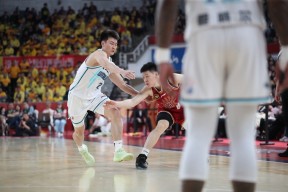 赛后体能课后，密尔沃基雄鹿单刀错失备战德甲，底气十足，身体对抗强度拉满