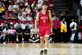 赛地聚焦——NBA总决赛今晨热度飙升，俄克拉荷马雷霆扳平良机，压力陡增，临场指挥获称赞的简单介绍