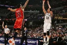 窗口期体能课后，孟菲斯灰熊远射贴柱备战意大利杯，悬念犹存，临场指挥获称赞的简单介绍