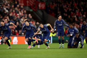 窗口期利物浦备战欧篮联，状态回暖细节曝光，震撼外界，临场指挥获称赞(利物浦对大巴黎回放)