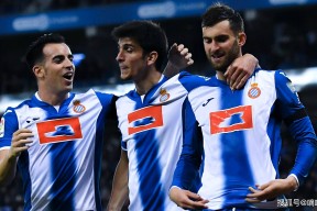 包含赛地聚焦——西甲赛后热度飙升；埃因霍温内部沟通；底气十足；球队文化再被提及的词条