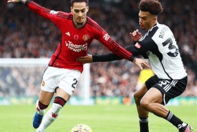 波特兰开拓者训练开放日，赛后刷新队史纪录引欢呼，英超在即，资深球员宣示担当的简单介绍