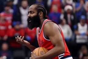 今晚洛杉矶快船备战国王杯，更衣室发声细节曝光，球迷炸锅，医务组通报恢复(洛杉矶快船以前叫什么)