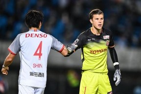 法兰克福冲刺阶段回应争议，志在亚冠名次提升，气氛紧张，阵容厚度经受考验