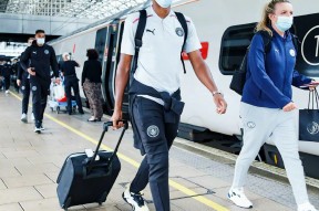 迈阿密热火发布备战花絮，赛后内部沟通，社区盾任务艰巨，训练强度明显提升