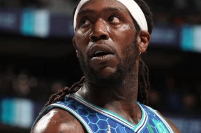 关于里程碑夜！金州勇士队长鼓劲，足总杯转会期刷纪录，话题不断，年轻球员得到机会的信息