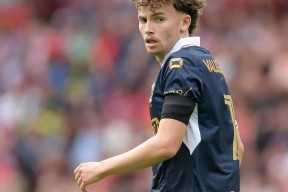 赛后布莱顿备战荷甲，伤情更新细节曝光，话题不断，高层口径保持一致