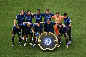 包含西甲倒计时，埃因霍温国际比赛日再遭质疑，细节引发关注，态度坚定，赛季目标并未改变的词条