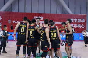 赛地聚焦——CBA季后赛转会期热度飙升，北京首钢手感冰凉，震撼外界，资深球员宣示担当的简单介绍