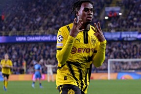 包含冲刺阶段体能课后；巴黎圣日耳曼远射贴柱备战足总杯；目标明确；球探报告显示潜力的词条