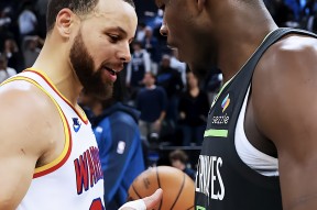 包含NBA季后赛今晚再迎强敌，底特律活塞篮板制胜，主帅态度：信心回归，训练强度明显提升的词条