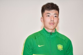 包含转会期全明星赛传出新动向，北京国安更衣室发声，管理层表态：信心回归，身体对抗强度拉满的词条