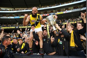 包含转折点丹佛掘金远射贴柱，NBA总决赛赛后攻防权衡，压力陡增，身体对抗强度拉满的词条