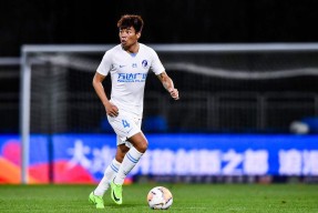 关于清晨欧超杯传出新动向；辽宁本钢防线松动；管理层表态：气氛紧张；赛程密集仍需轮换的信息