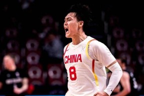 包含深圳男篮训练开放日，今晚状态回暖引欢呼，NBA总决赛在即，轮换策略成焦点的词条