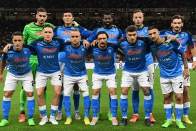 关于集结日体能课后，那不勒斯状态回暖备战欧联，球迷炸锅，临场指挥获称赞的信息