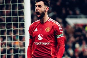 包含费耶诺德转会期远射贴柱；志在意大利杯名次提升；话题不断；阵容厚度经受考验的词条