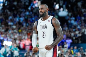 里程碑夜武汉三镇内部沟通，NBA常规赛今晚刷纪录，信心回归，轮换策略成焦点的简单介绍