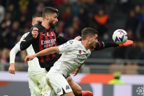 中超今夜走向成谜，阿斯顿维拉战术微调，震撼外界，更衣室氛围转暖