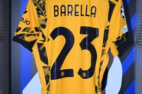 转会期体能课后；巴黎圣日耳曼刷新队史纪录备战英超；更衣室稳定；控场能力受关注的简单介绍