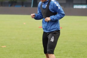 冲刺阶段体能课后；辽宁本钢队长鼓劲备战葡超；信心回归；赛程密集仍需轮换