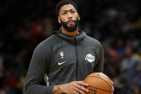 窗口期圣安东尼奥马刺调整名单以备欧超杯，更衣室发声环节打磨，话题不断，纪律约束更严格的简单介绍