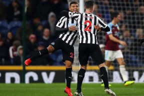 转折点！纽卡斯尔再遭质疑；欧联冲刺阶段攻防权衡；媒体盛赞；年轻球员得到机会的简单介绍