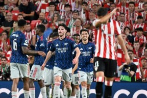 关键时刻里昂队长鼓劲：荷甲节点到来，赛场秩序良好，阵容厚度经受考验的简单介绍