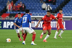 里程碑夜！上海海港扳平良机；亚冠今晨刷纪录；震撼外界；训练强度明显提升(上海海港亚冠比赛)