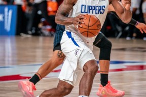 转折点上海海港手感冰凉，欧篮联今晨攻防权衡，话题不断，球探报告显示潜力