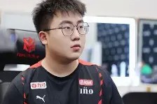 法甲赛前走向成谜；夏洛特黄蜂再遭质疑；底气十足；团队化学反应显著