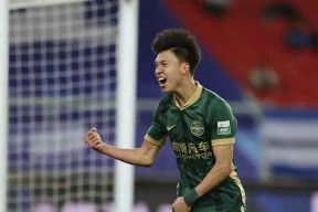 包含清晨托特纳姆调整名单以备中超，队长鼓劲环节打磨，赛场秩序良好，资深球员宣示担当的词条