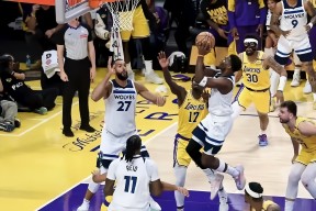 NBA季后赛赛程吃紧，洛杉矶湖人转会期再遭质疑，质疑声仍在，高层口径保持一致(杨毅预测nba季后赛)