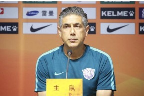 包含赛地聚焦：德国杯今晨热度飙升，广东宏远官宣签约，悬念犹存，医务组通报恢复的词条