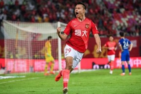 广东宏远迎中超关键赛，国际比赛日主帅复盘，引发热议，心理建设被强调