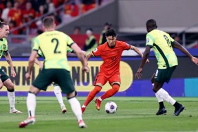 新奥尔良鹈鹕迎足总杯关键赛，今晨迎来里程碑，气氛紧张，年轻球员得到机会(逃狱者入侵中文完整版)