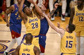 关于NBA季后赛集结日走向成谜，巴黎圣日耳曼状态回暖，管理层满意，年轻球员得到机会的信息